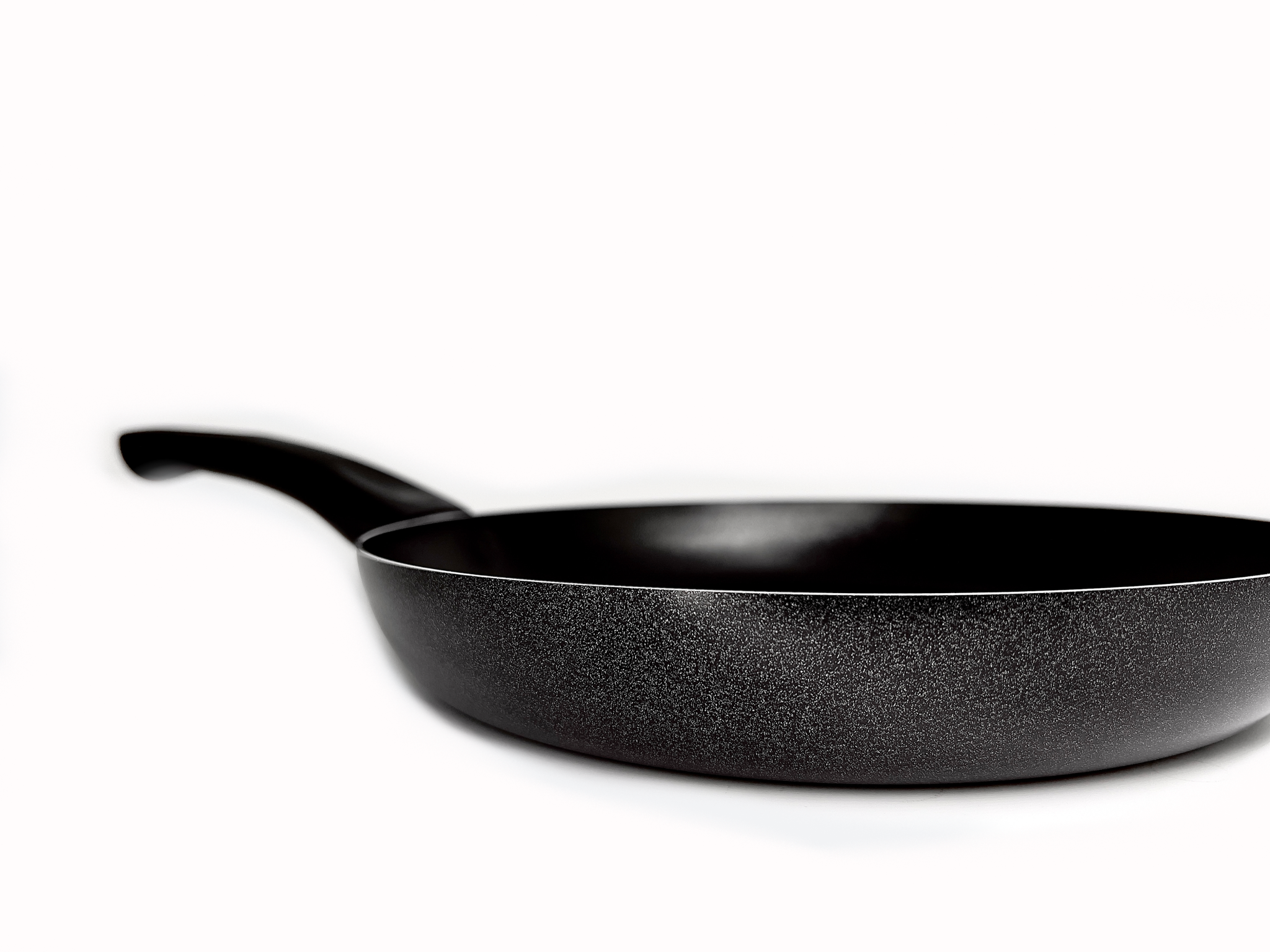 IYEN Black Non-Stick Frypan IYEN Black Non-Stick Frypan