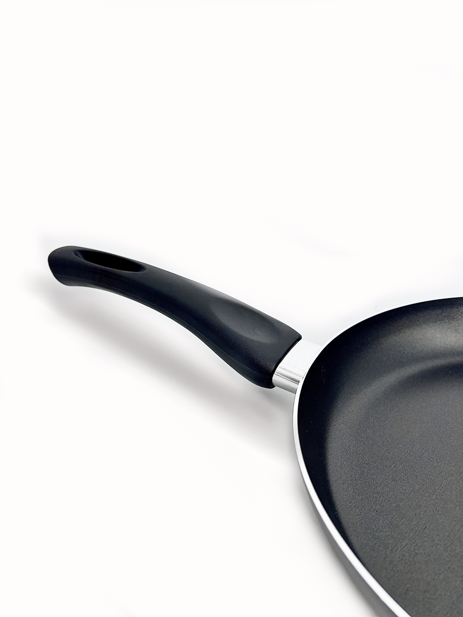 IYEN Black Non-Stick Frypan IYEN Black Non-Stick Frypan